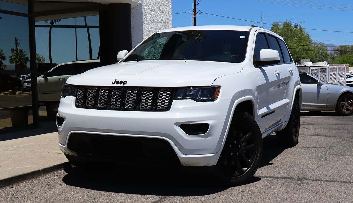Jeep Grand Cherokee photo 2