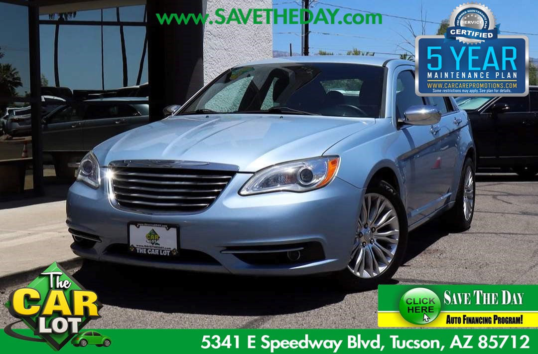 2013 Chrysler 200 Limited's photo