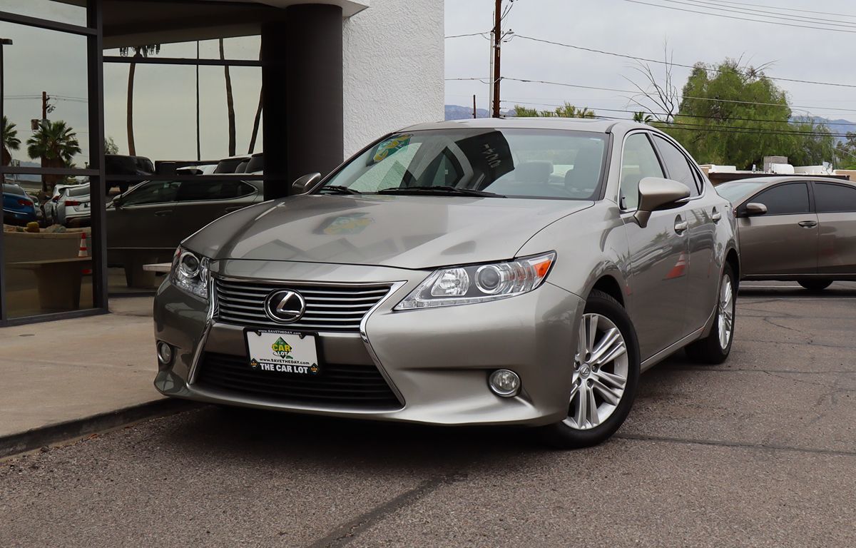 Lexus ES photo 2