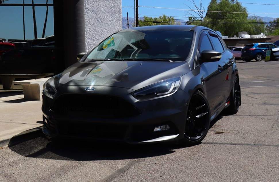 Ford Focus photo 2