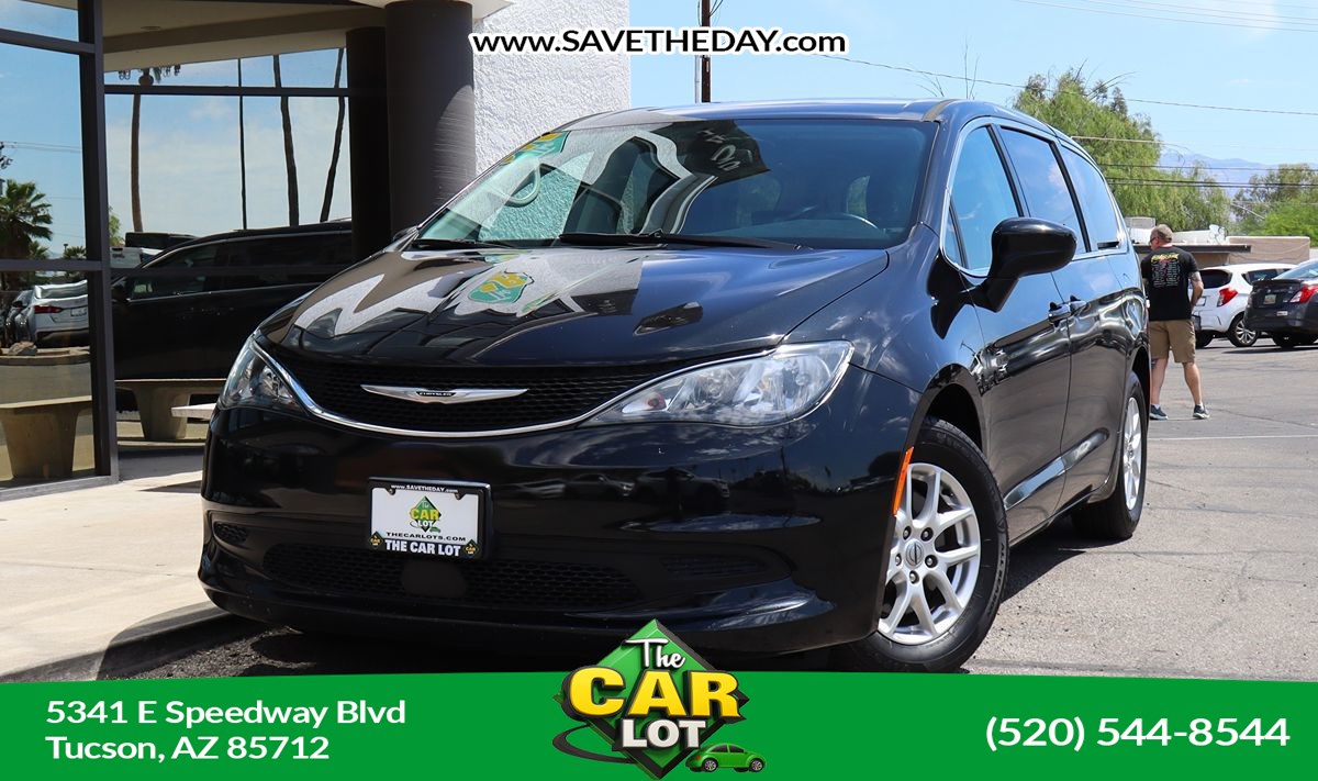 2021 Chrysler Voyager LX's photo