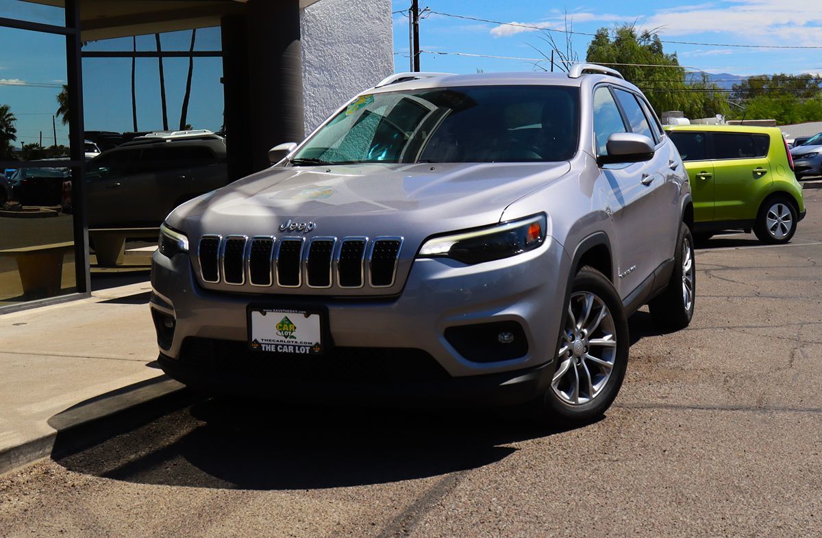 Jeep Cherokee photo 2