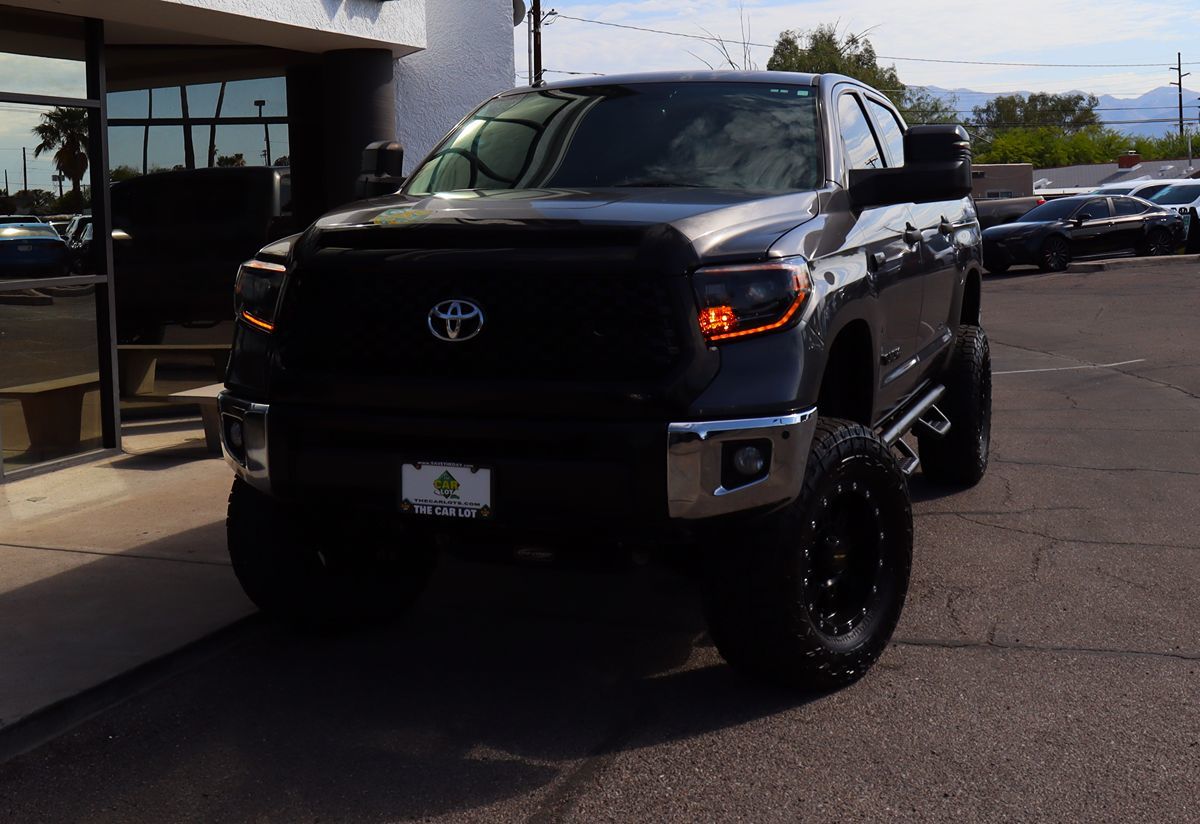 Toyota Tundra photo 2
