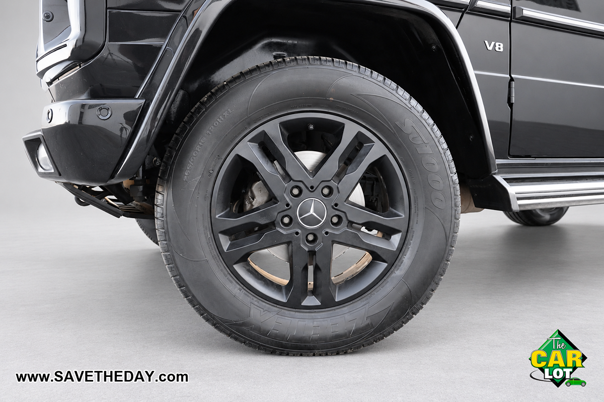 Photo 3 of this Mercedes-Benz G 550