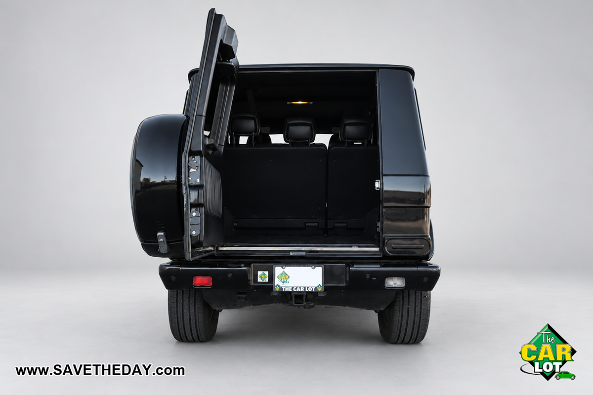 Photo 13 of this Mercedes-Benz G 550