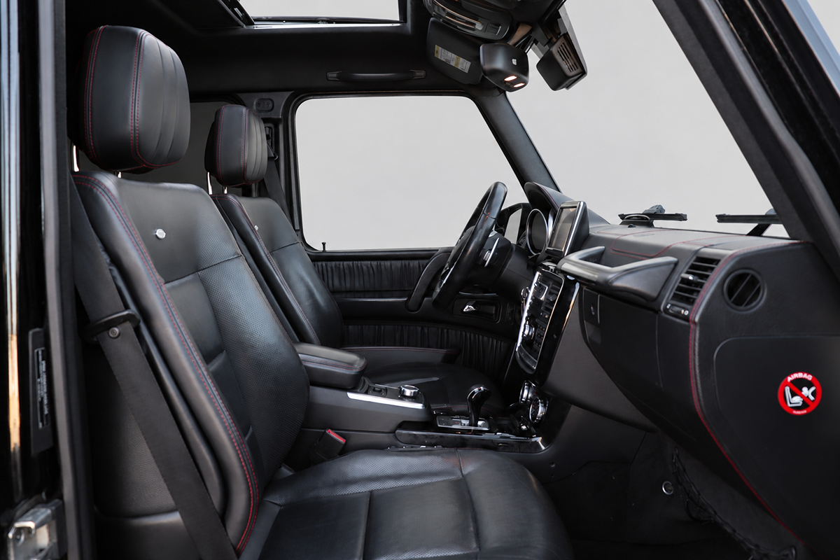 Photo 23 of this Mercedes-Benz G 550