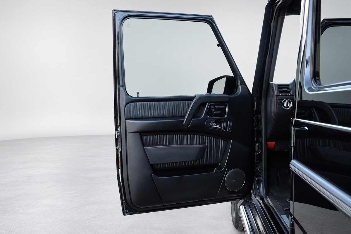 Photo 25 of this Mercedes-Benz G 550