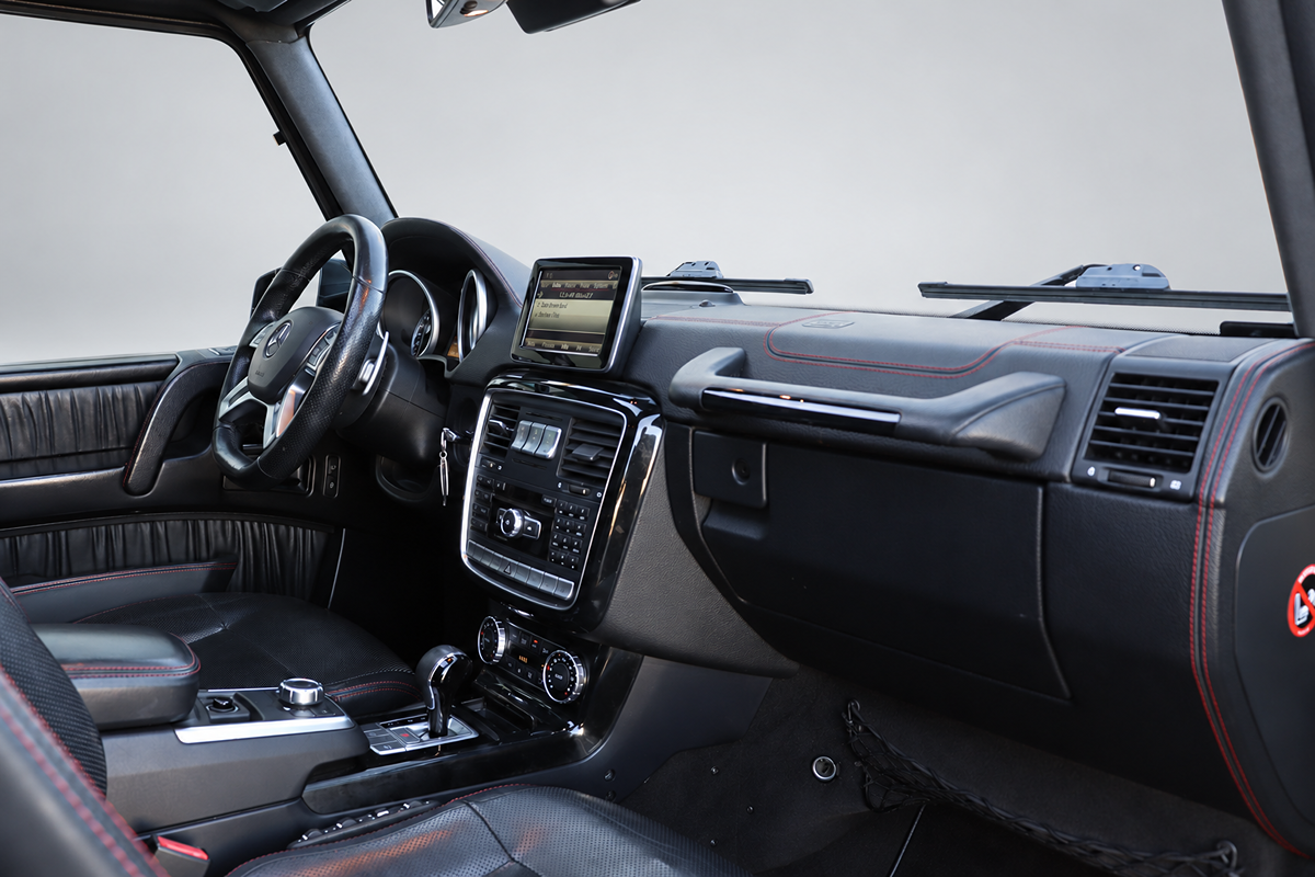Photo 24 of this Mercedes-Benz G 550
