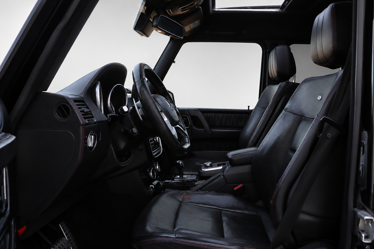 Photo 27 of this Mercedes-Benz G 550