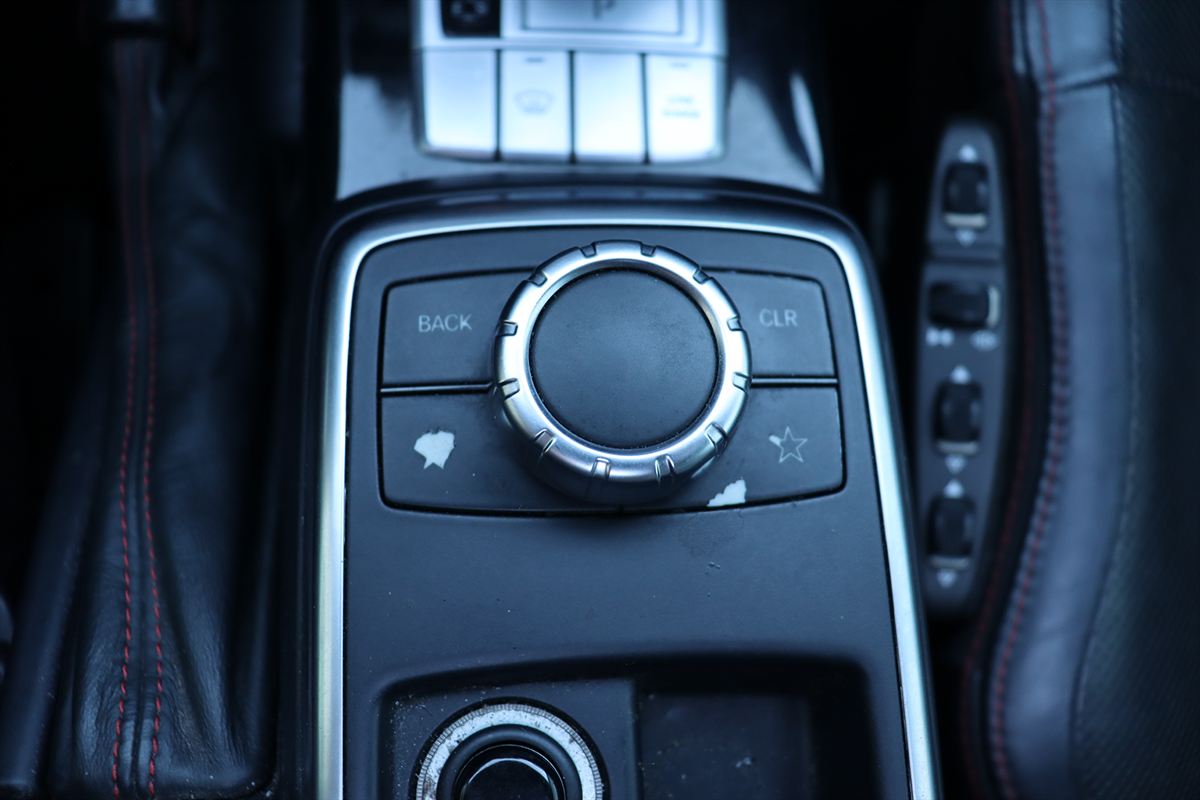 Photo 40 of this Mercedes-Benz G 550