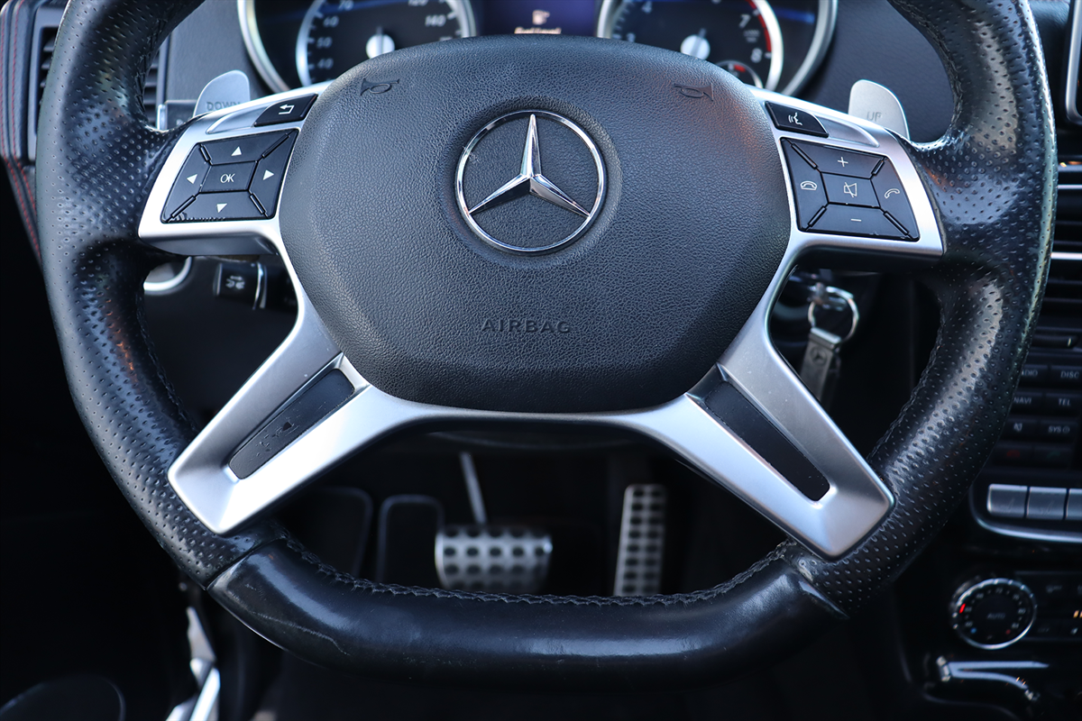 Photo 43 of this Mercedes-Benz G 550