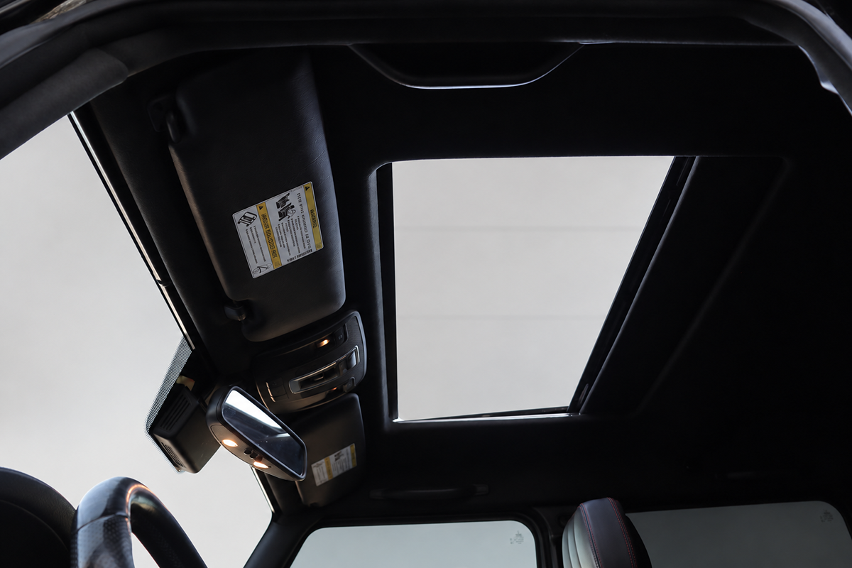 Photo 44 of this Mercedes-Benz G 550