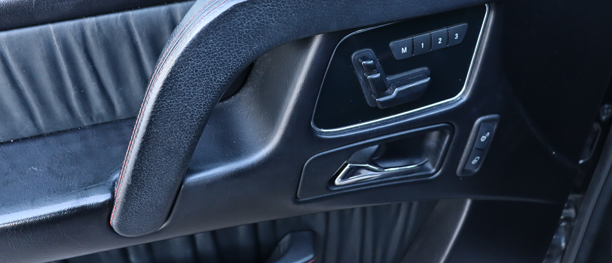 Photo 26 of this Mercedes-Benz G 550