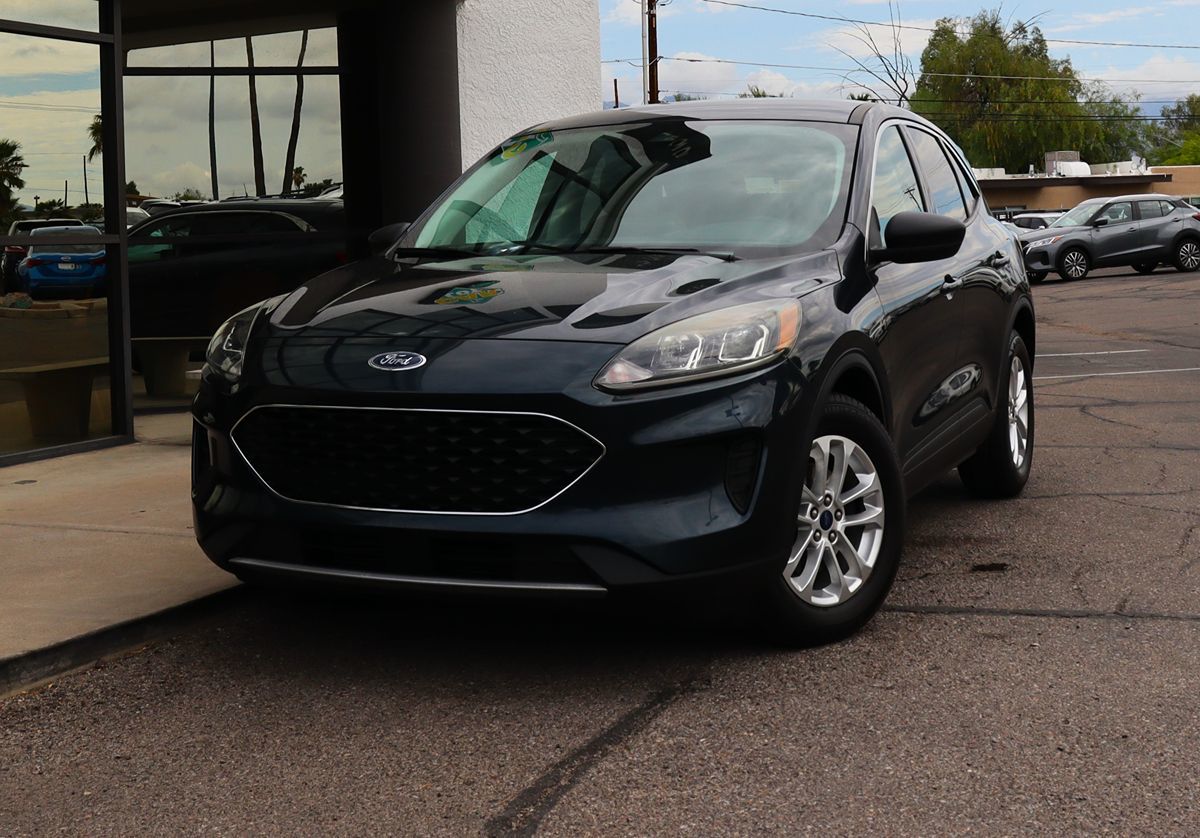 Ford Escape photo 2