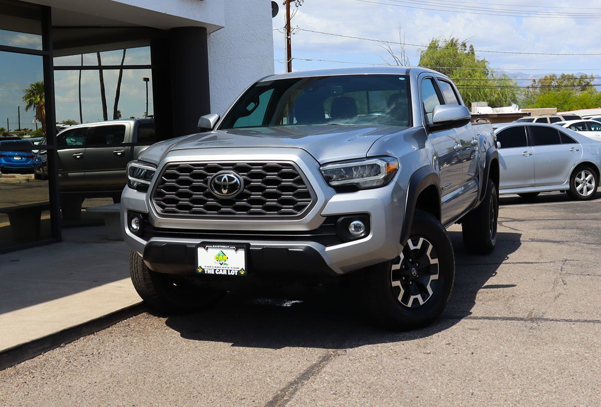 Toyota Tacoma photo 2
