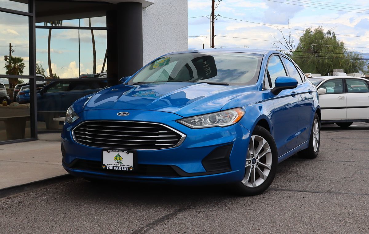 Ford Fusion photo 2
