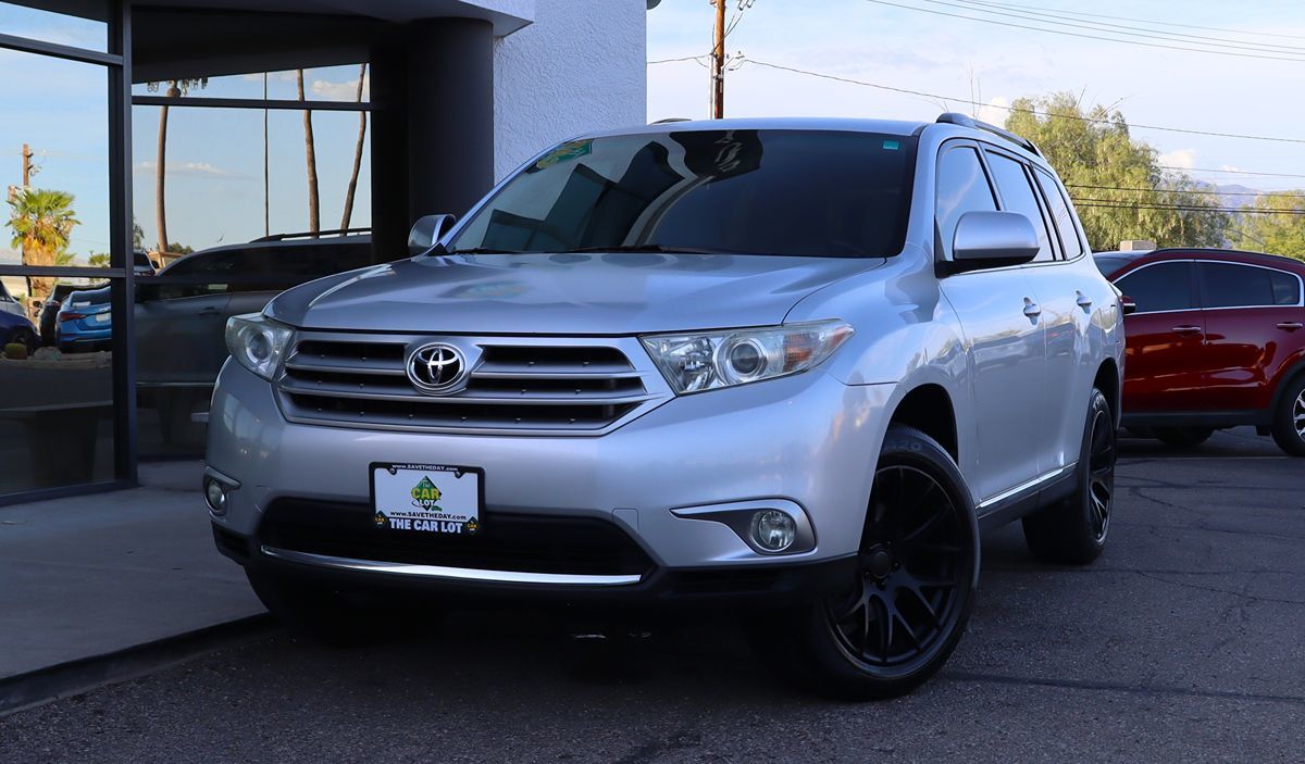 Toyota Highlander photo 2