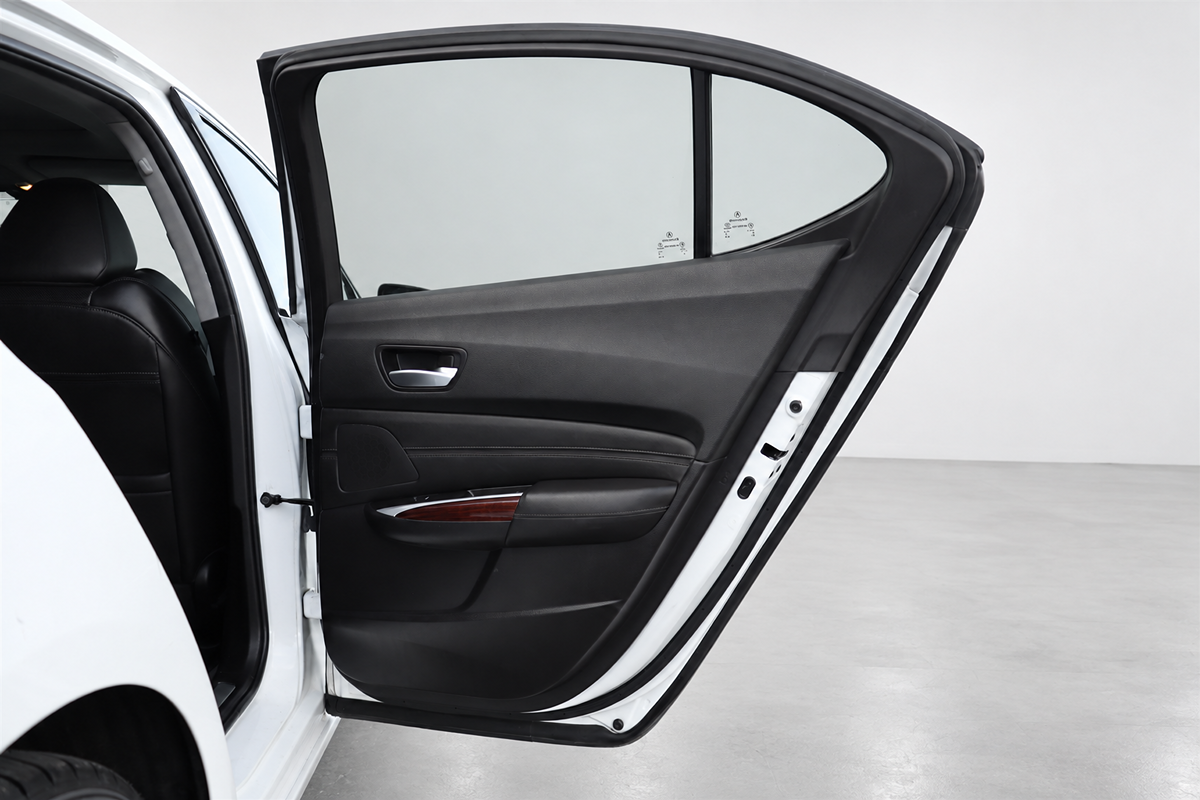 Acura TLX photo 13