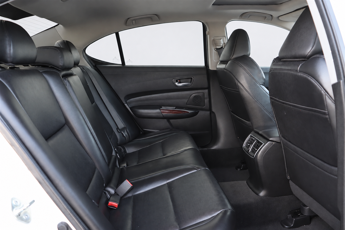 Acura TLX photo 14