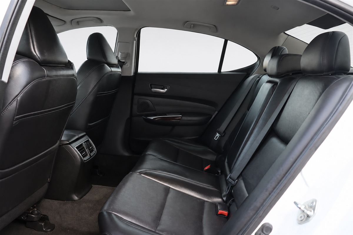 Acura TLX photo 17