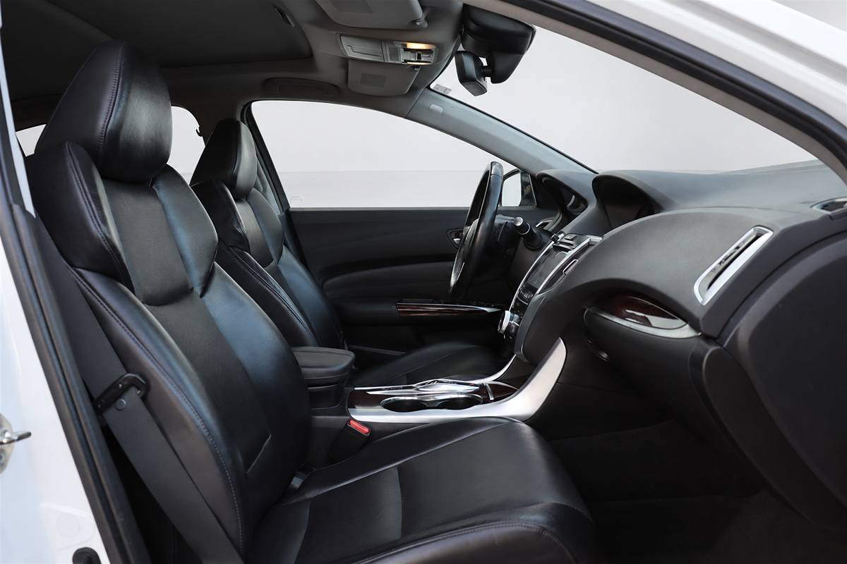 Acura TLX photo 21