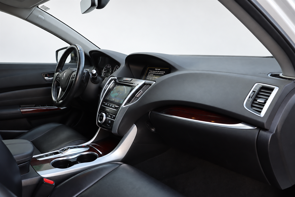 Acura TLX photo 22
