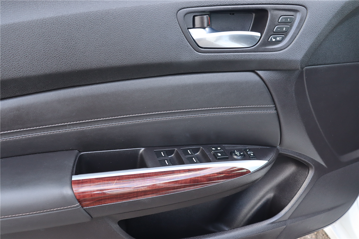 Acura TLX photo 24