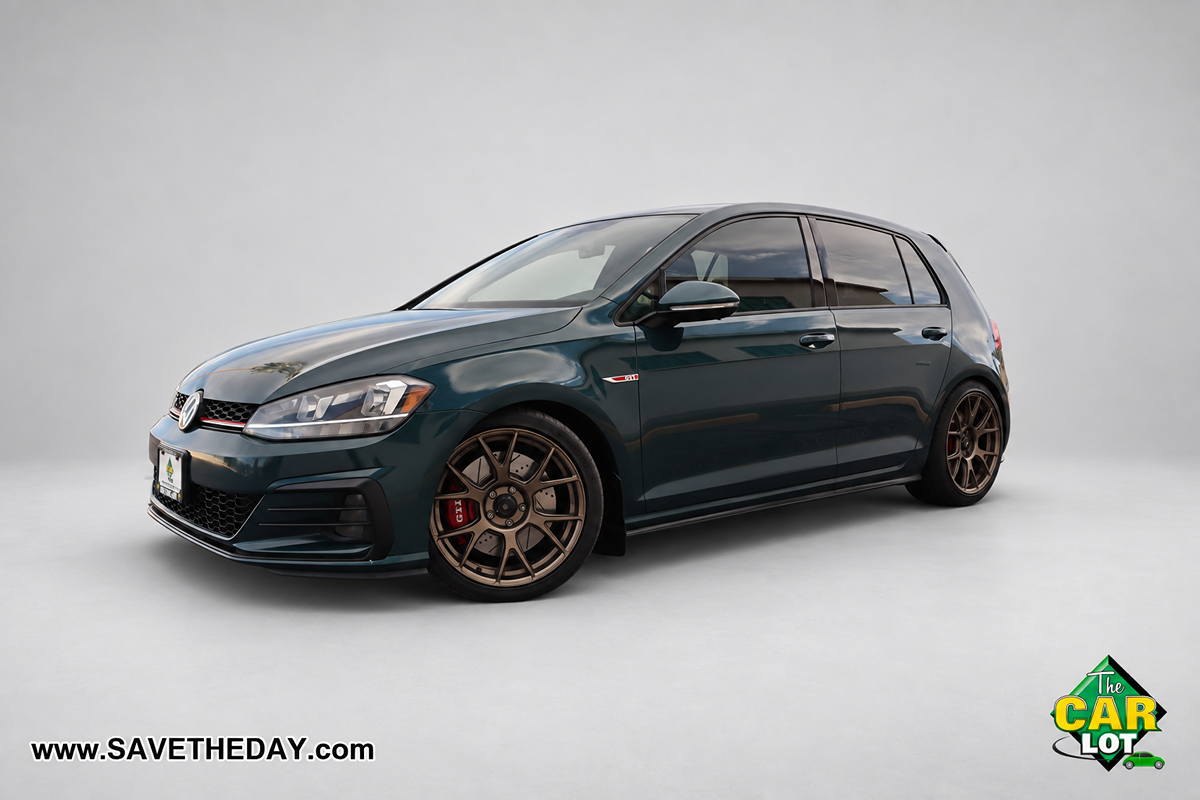 Volkswagen Golf GTI photo 2