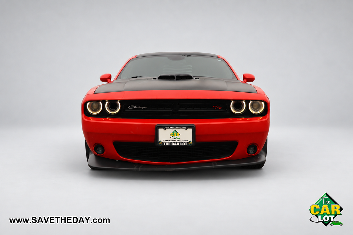 Dodge Challenger photo 11