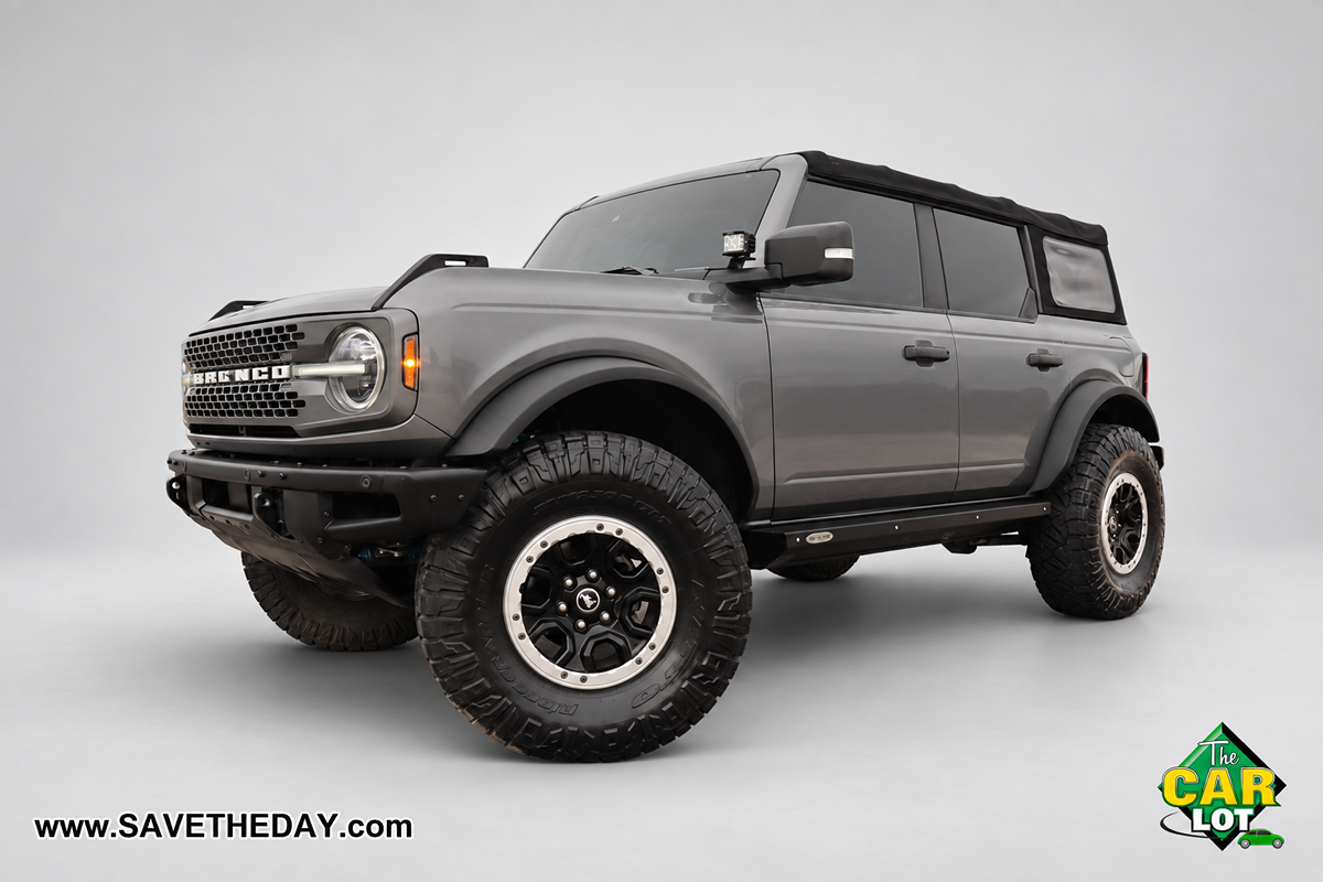 Ford Bronco photo 2