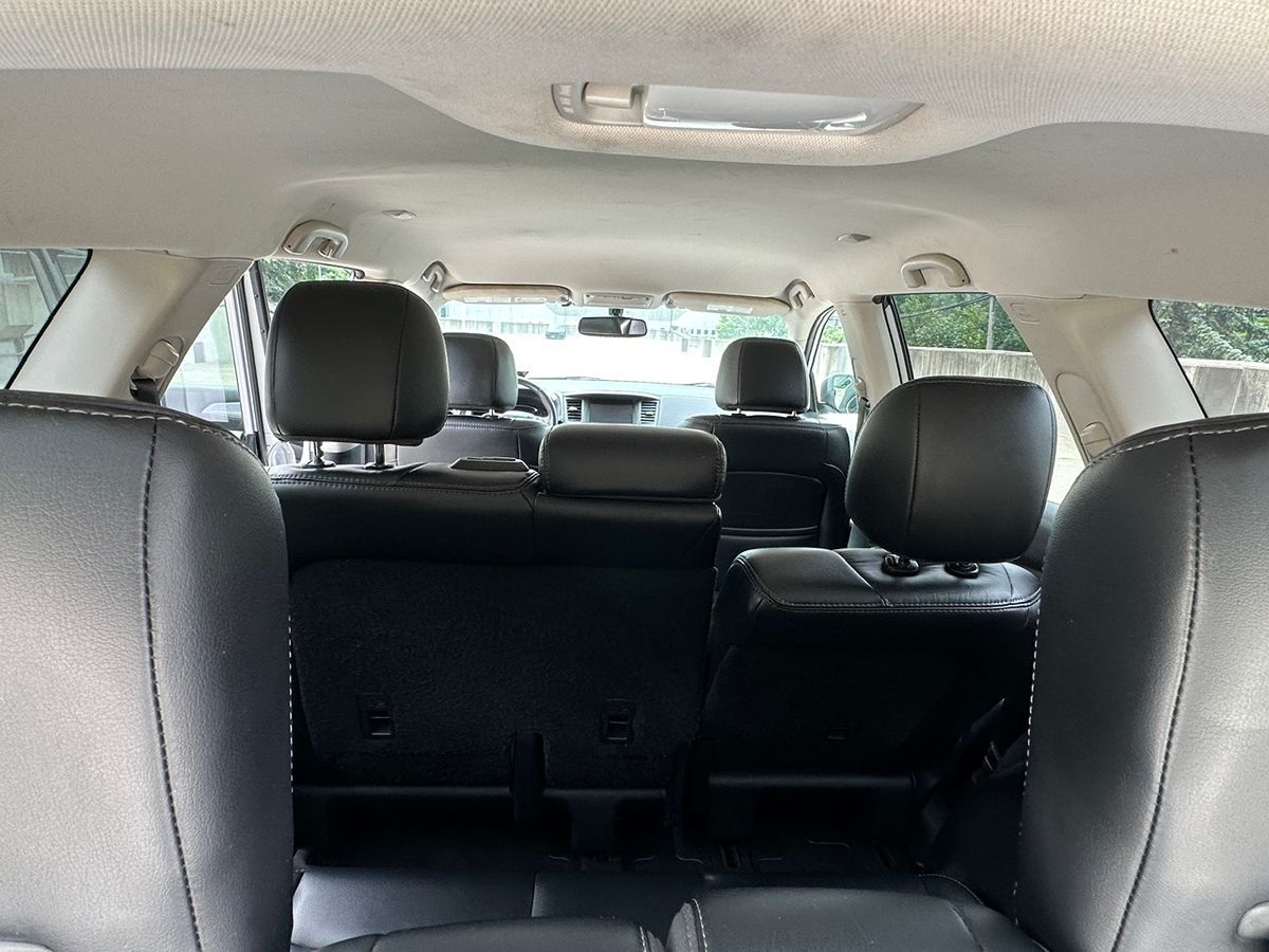 2018 Nissan Pathfinder SL photo 18