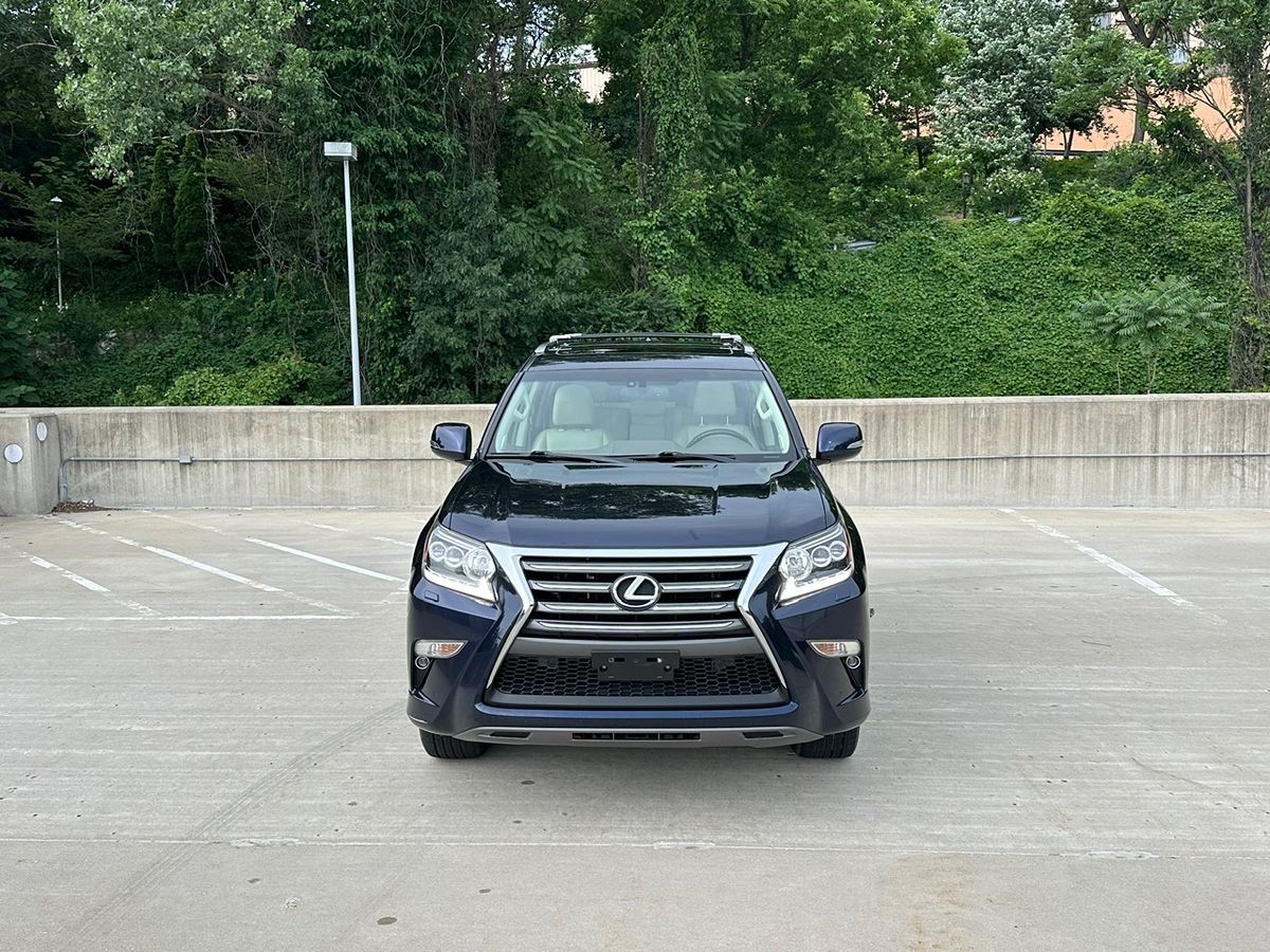 2019 Lexus GX 460 Premium photo 2