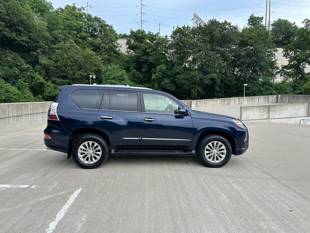 2019 Lexus GX 460 Premium photo 4
