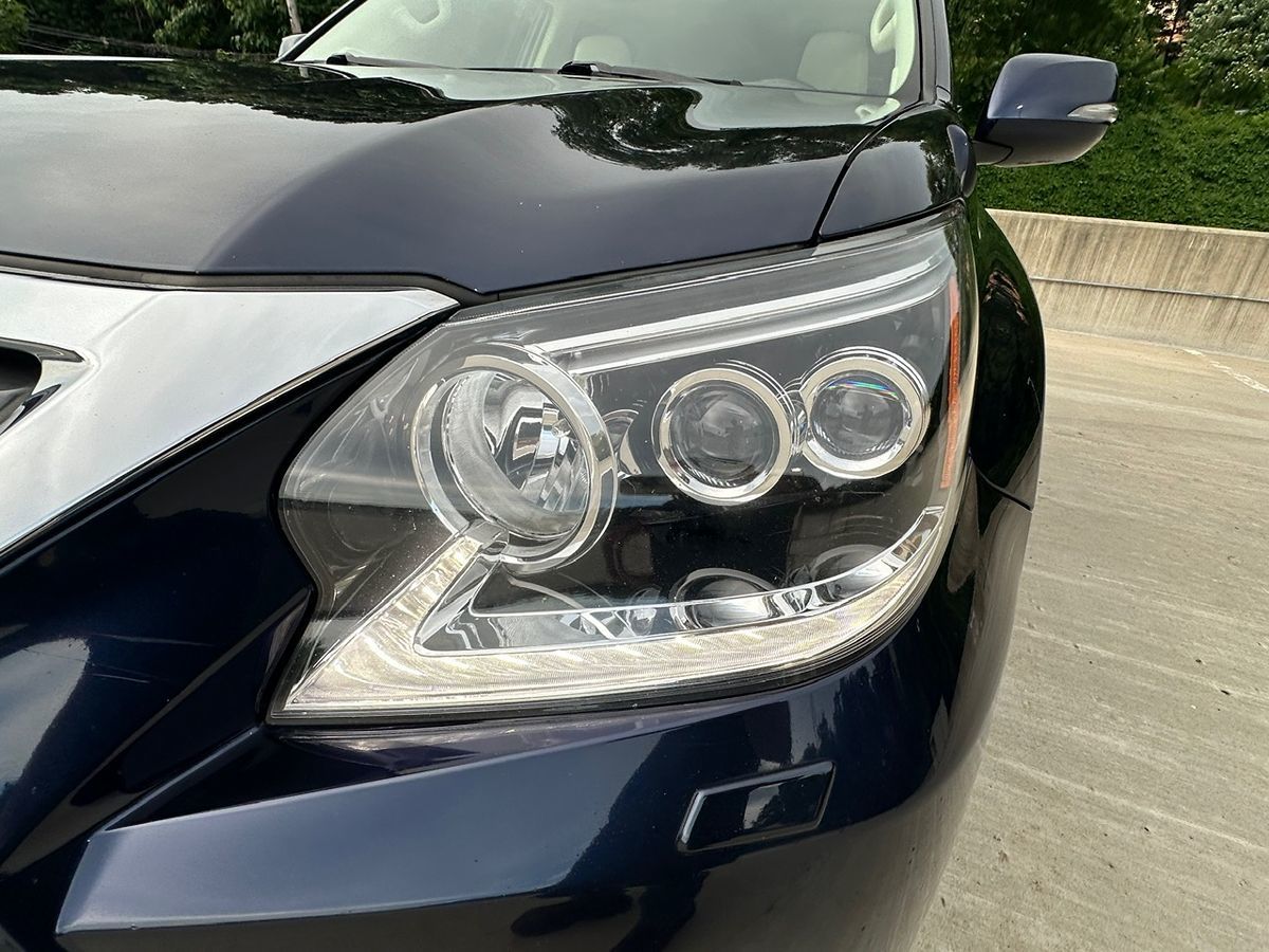 2019 Lexus GX 460 Premium photo 10