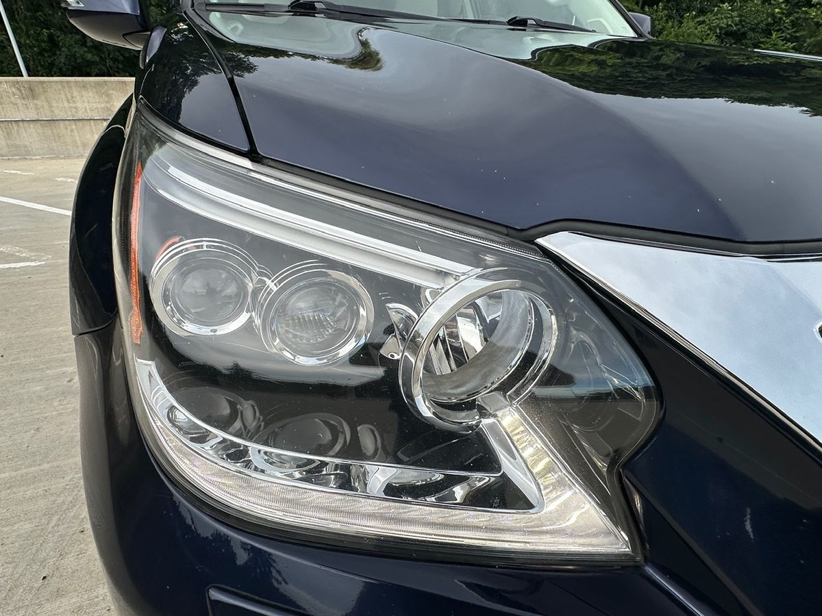 2019 Lexus GX 460 Premium photo 11