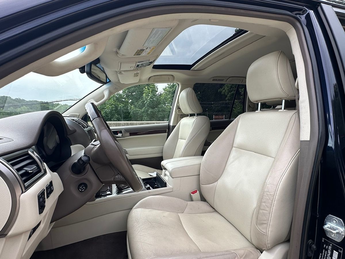 2019 Lexus GX 460 Premium photo 14