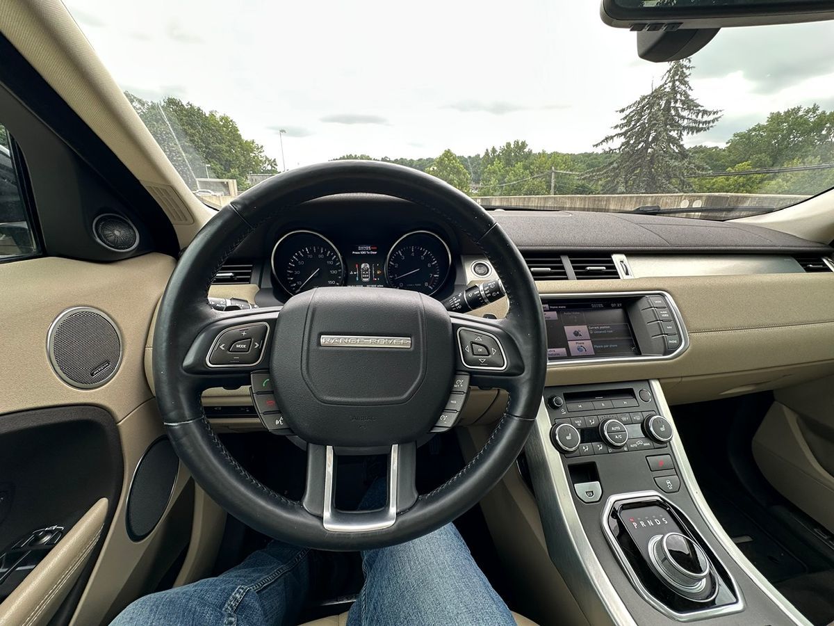 2013 Land Rover Range Rover Evoque Pure Premium photo 14