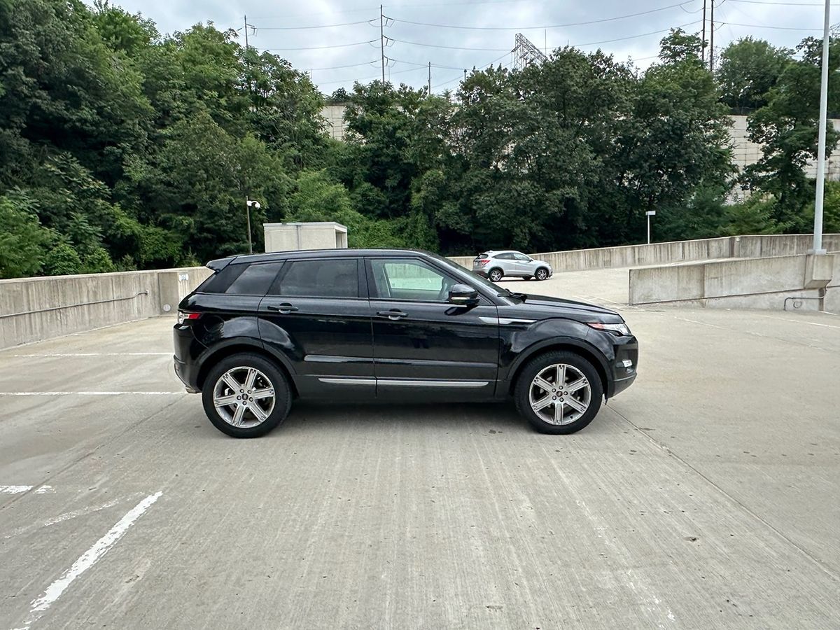 2013 Land Rover Range Rover Evoque Pure Premium photo 3