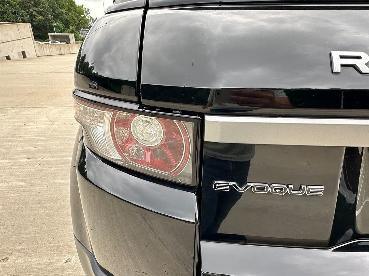 2013 Land Rover Range Rover Evoque Pure Premium photo 12