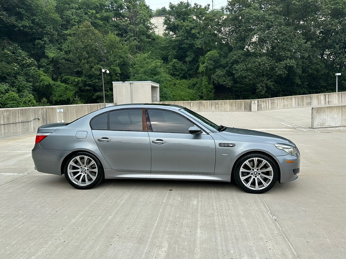 2008 Bmw M5 5 - Series photo 4