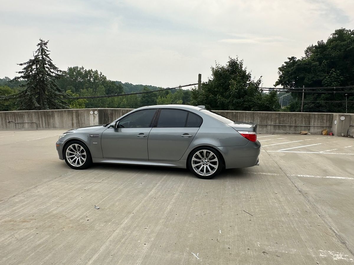 2008 Bmw M5 5 - Series photo 9
