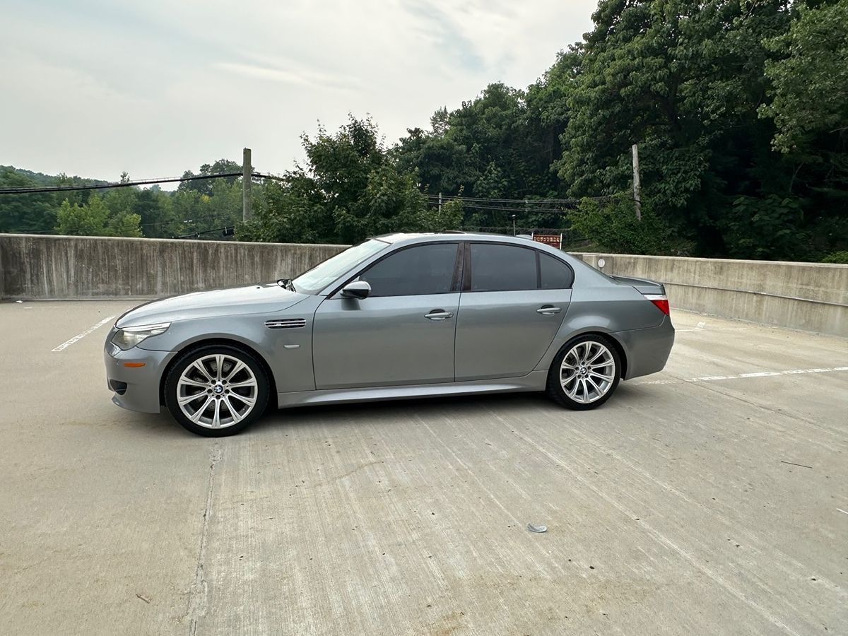 2008 Bmw M5 5 - Series photo 10