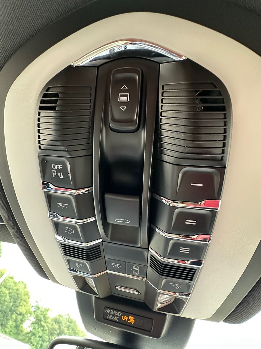 2017 Porsche Macan S photo 21