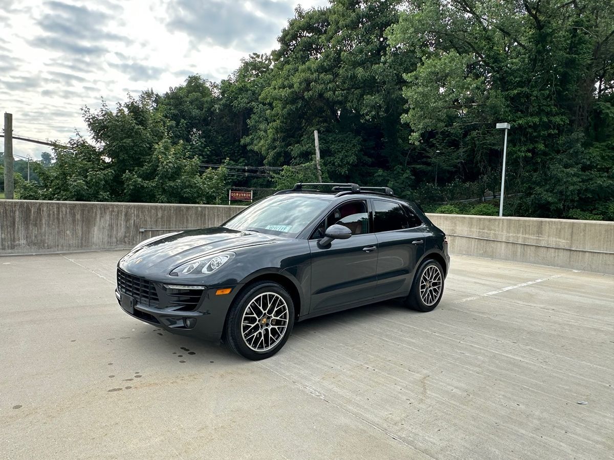2017 Porsche Macan S photo 9