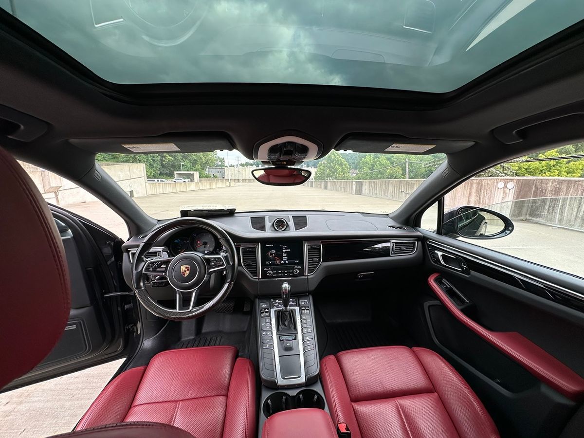 2017 Porsche Macan S photo 16