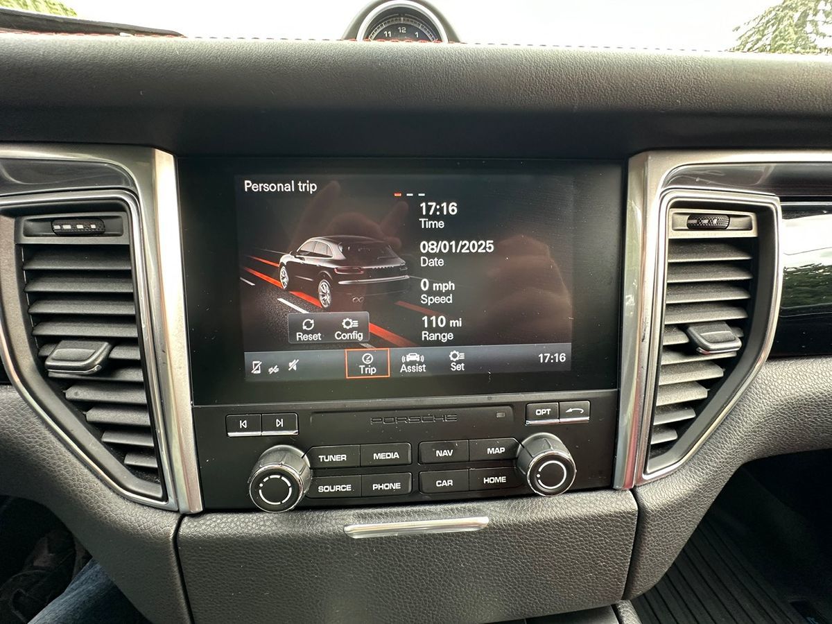 2017 Porsche Macan S photo 31
