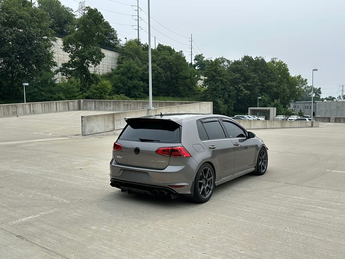 2016 Volkswagen Golf R Base photo 5