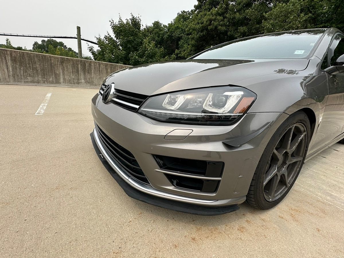 2016 Volkswagen Golf R Base photo 10