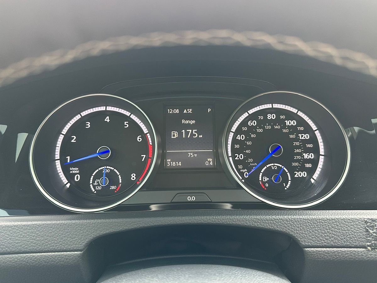 2016 Volkswagen Golf R Base photo 19