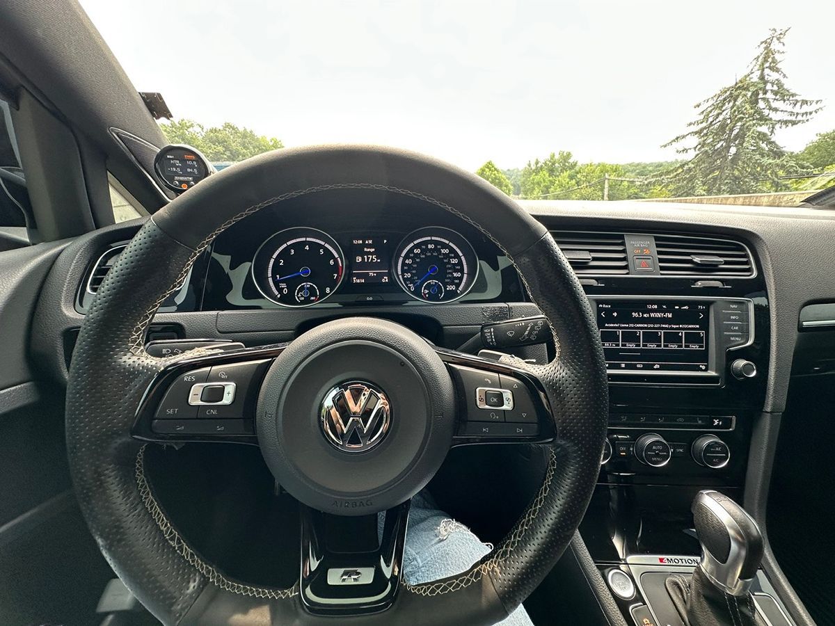 2016 Volkswagen Golf R Base photo 20